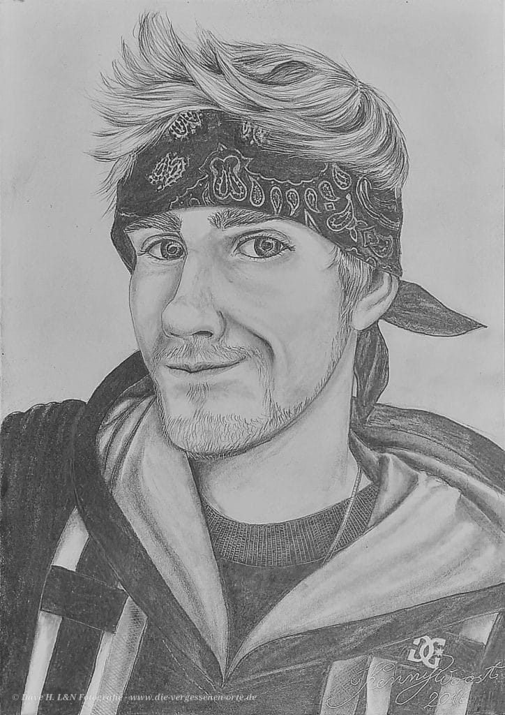Portrait-Zeichnung mit Tiefenwirkung durch Sgraffito-Technik und Blending.