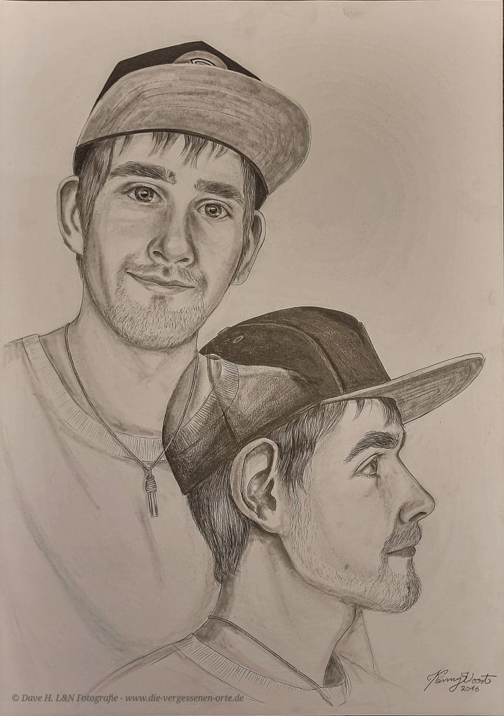 Ein Selbstportrait in einer faszinierenden Bleistiftzeichnung dargestellt.