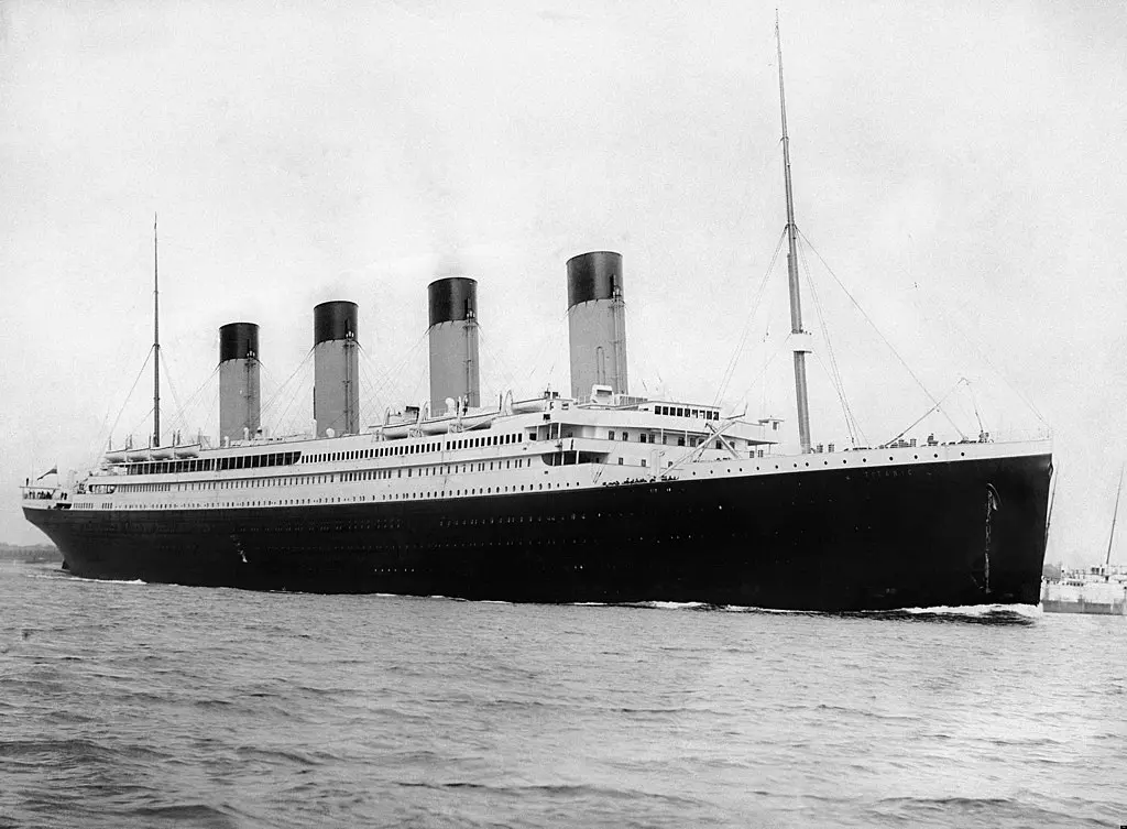 RMS Titanic verlässt Southampton am 10. April 1912